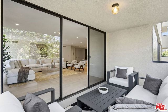 150 N Almont Drive 301, Beverly Hills, CA 90211