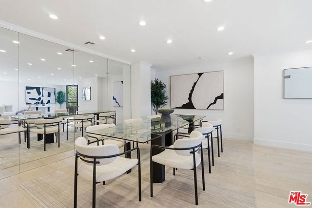 150 N Almont Drive 301, Beverly Hills, CA 90211