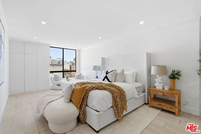 150 N Almont Drive 301, Beverly Hills, CA 90211