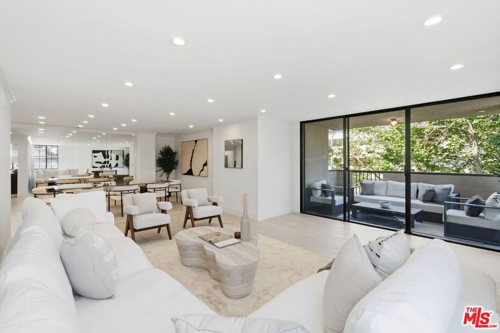 150 N Almont Drive 301, Beverly Hills, CA 90211