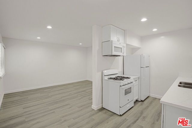 415 Loma Drive, Los Angeles, CA 90017