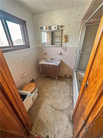 35 Florence Ave, Burgettstown Boro, PA 15021