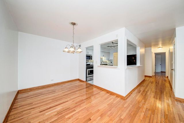 5300 Carriage Way Drive 107, Rolling Meadows, IL 60008