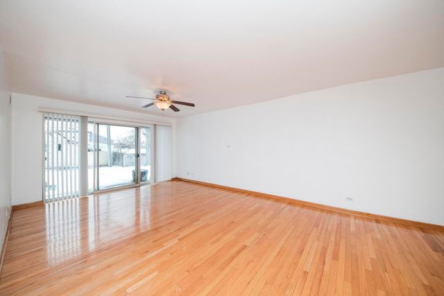 5300 Carriage Way Drive 107, Rolling Meadows, IL 60008