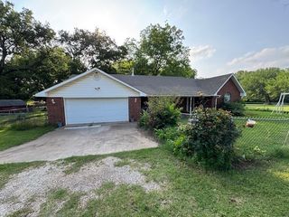 19733 Johnson Avenue, Purcell, OK 73080