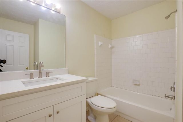 4033 Oak Glenn Drive, Duluth, GA 30096