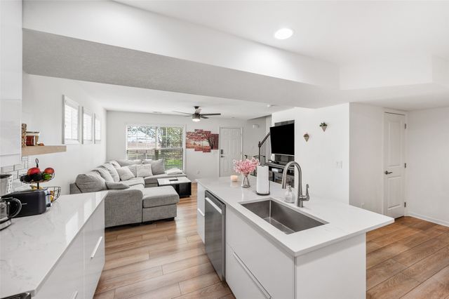 10104 Agate Lane, Johnston, IA 50131