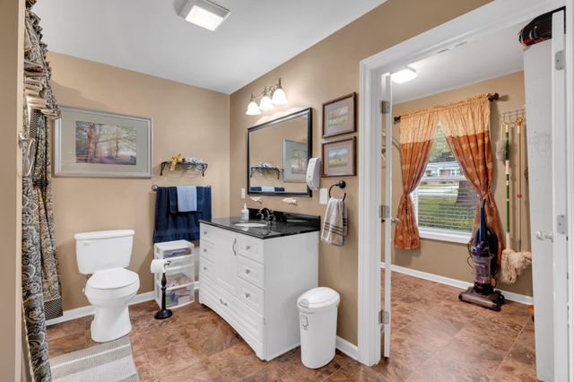 165 Tanglewood Trl, Estill Springs, TN 37330