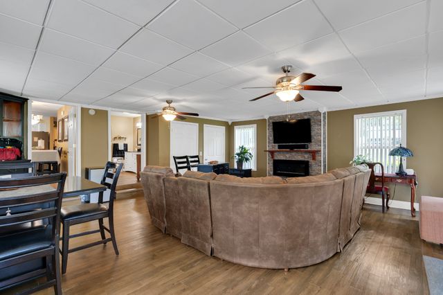 165 Tanglewood Trl, Estill Springs, TN 37330