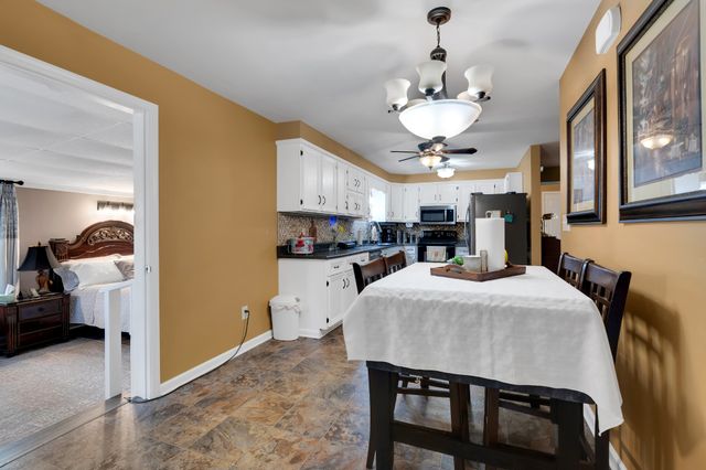 165 Tanglewood Trl, Estill Springs, TN 37330