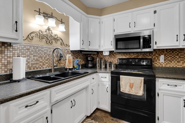 165 Tanglewood Trl, Estill Springs, TN 37330
