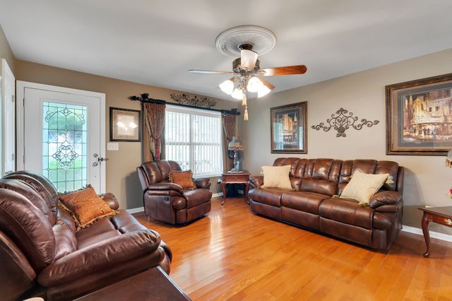 165 Tanglewood Trl, Estill Springs, TN 37330