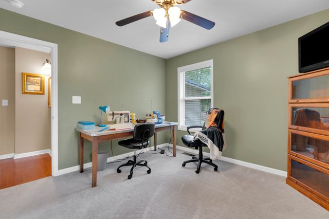 165 Tanglewood Trl, Estill Springs, TN 37330