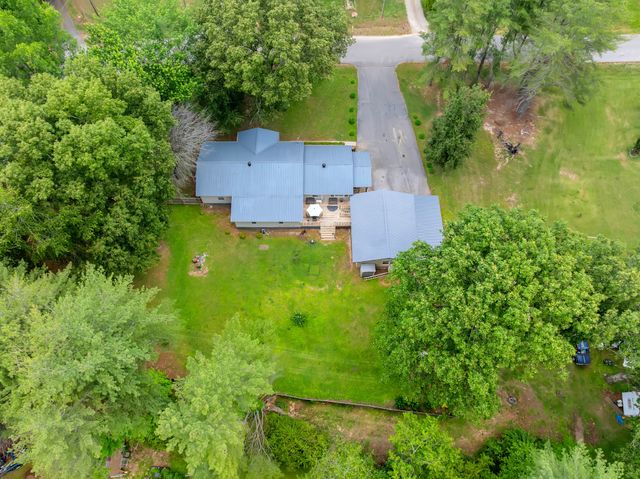 165 Tanglewood Trl, Estill Springs, TN 37330