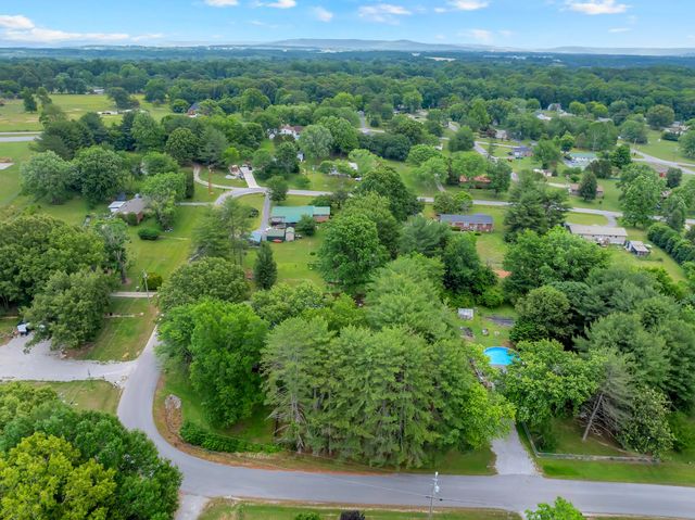165 Tanglewood Trl, Estill Springs, TN 37330