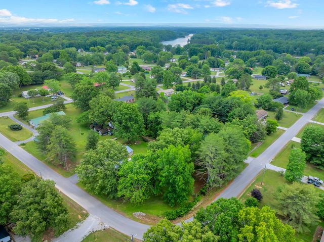 165 Tanglewood Trl, Estill Springs, TN 37330