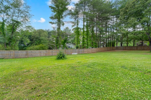 165 Tanglewood Trl, Estill Springs, TN 37330