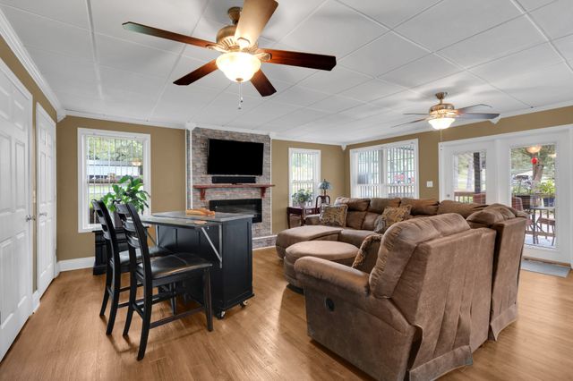165 Tanglewood Trl, Estill Springs, TN 37330