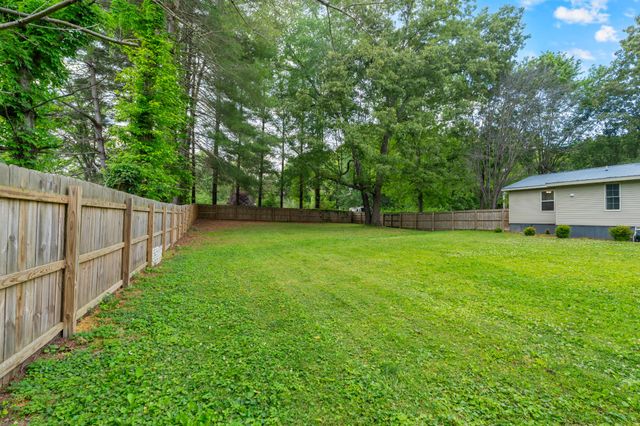 165 Tanglewood Trl, Estill Springs, TN 37330