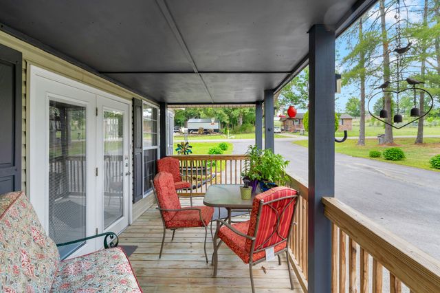165 Tanglewood Trl, Estill Springs, TN 37330