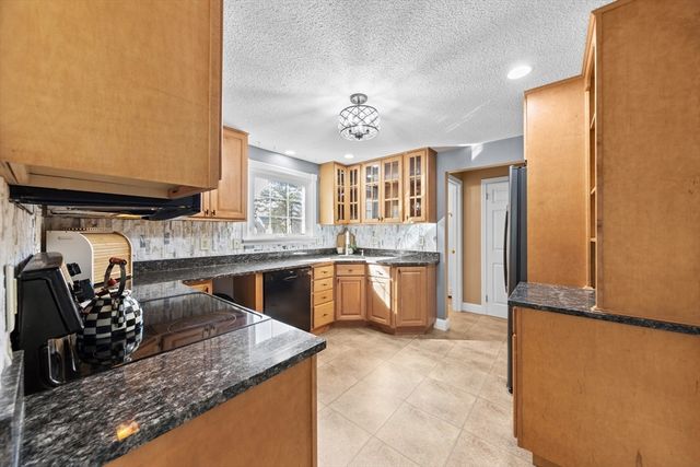 39 Megansett Dr 31H, Plymouth, MA 02360
