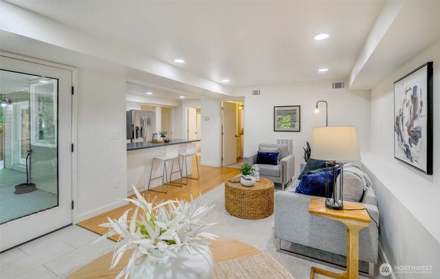 2308 NE 123rd Street, Seattle, WA 98125