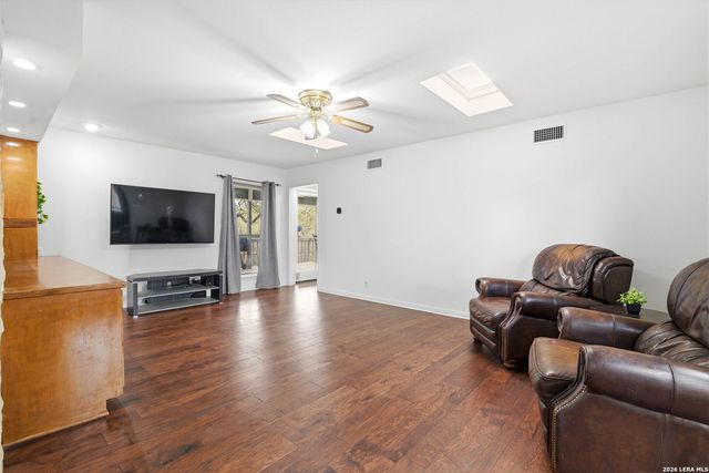 1739 royal crescent, San Antonio, TX 78231