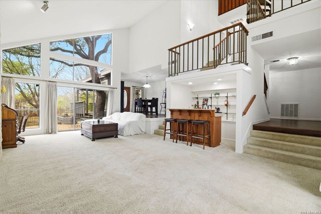 1739 royal crescent, San Antonio, TX 78231