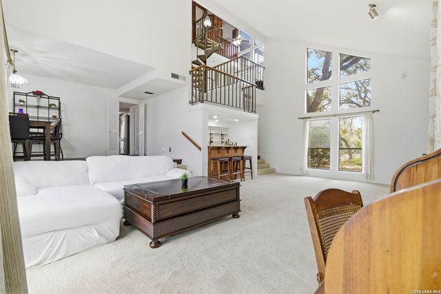 1739 royal crescent, San Antonio, TX 78231