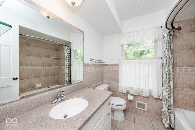 6320 Brixton, Indianapolis, IN 46220
