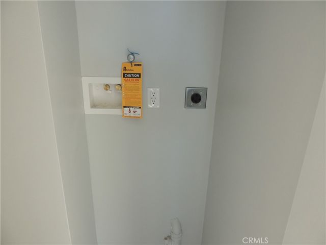 22735 Del Valle Street 1, Woodland Hills, CA 91364