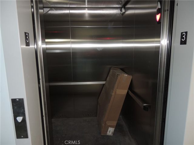 22735 Del Valle Street 1, Woodland Hills, CA 91364