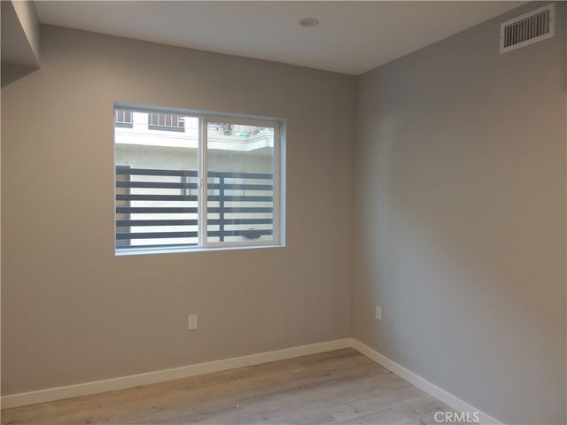22735 Del Valle Street 1, Woodland Hills, CA 91364