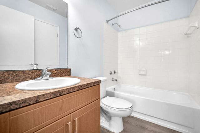 6881 NW 173rd Dr H-202, Hialeah, FL 33015