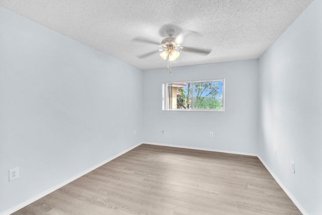 6881 NW 173rd Dr H-202, Hialeah, FL 33015