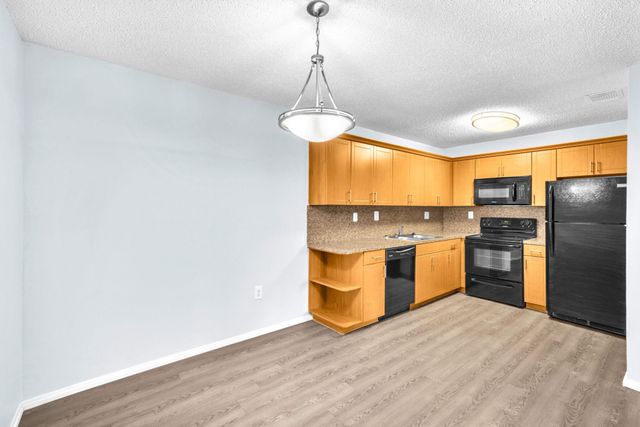 6881 NW 173rd Dr H-202, Hialeah, FL 33015