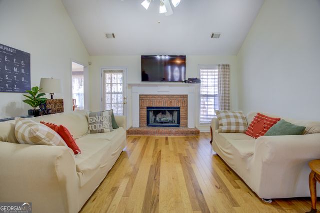 160 Vinnys Way, Covington, GA 30014