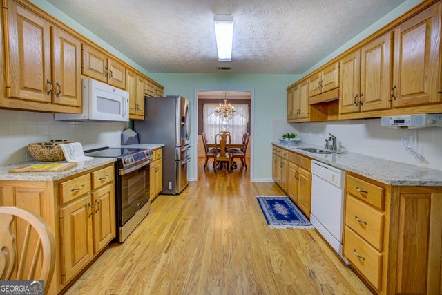 160 Vinnys Way, Covington, GA 30014