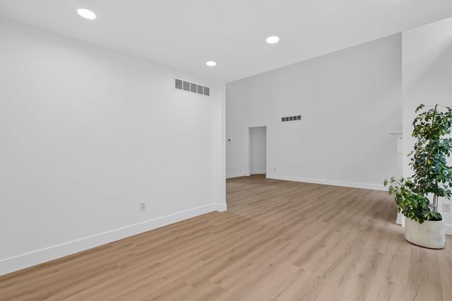13500 Cambridge Court, Plymouth, MI 48170
