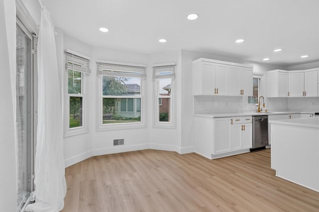 13500 Cambridge Court, Plymouth, MI 48170