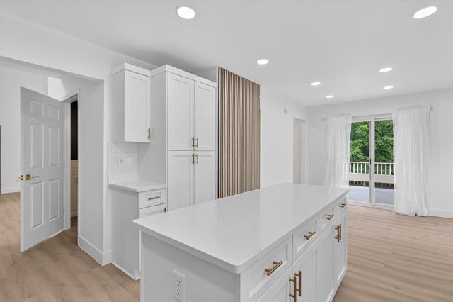 13500 Cambridge Court, Plymouth, MI 48170