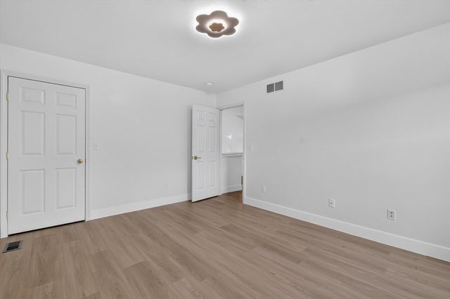 13500 Cambridge Court, Plymouth, MI 48170