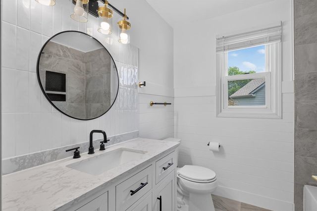 13500 Cambridge Court, Plymouth, MI 48170