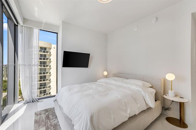 700 NE 24th St 1107, Miami, FL 33137