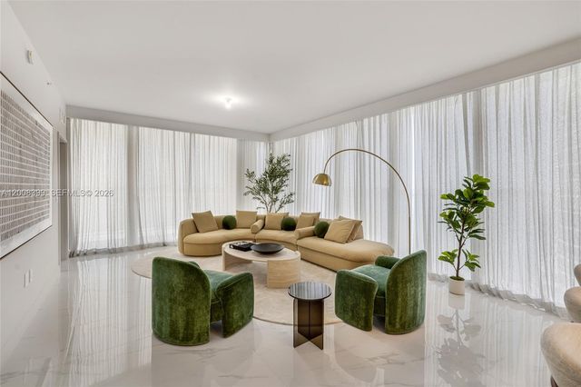 700 NE 24th St 1107, Miami, FL 33137