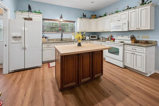 14590 NE 35TH AVENUE, Chiefland, FL 32626
