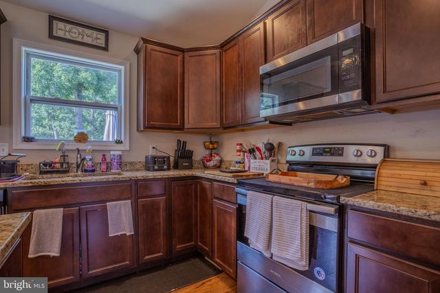 236 CATCH RELEASE CT, Inwood, WV 25428
