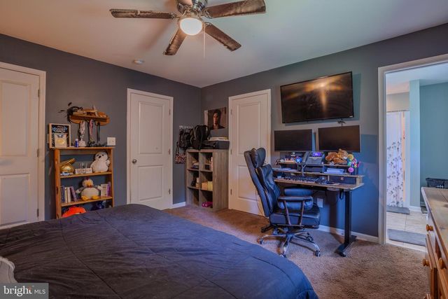 236 CATCH RELEASE CT, Inwood, WV 25428
