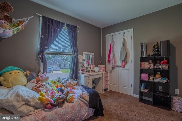 236 CATCH RELEASE CT, Inwood, WV 25428