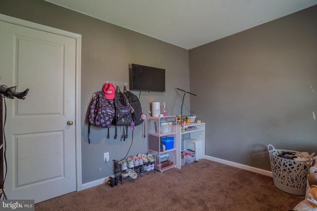 236 CATCH RELEASE CT, Inwood, WV 25428
